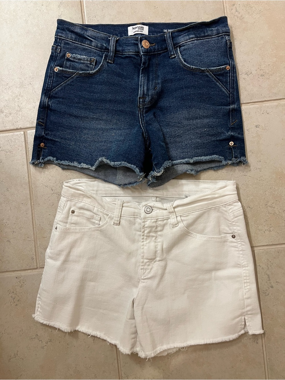 Kensie Jeans shorts frayed hem two pair size 2